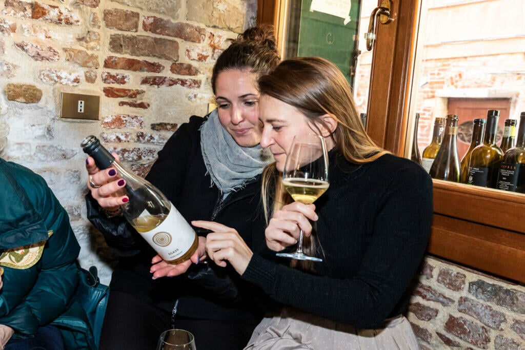 Venice-Wine-Guests