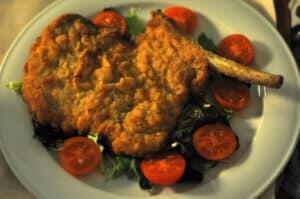 cotoletta_alla_milanese_food_in_milan