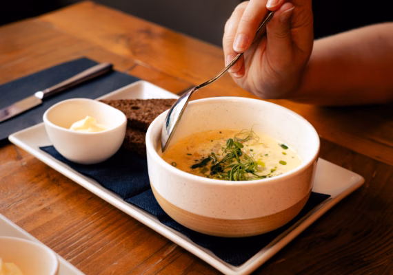 Private Eating Edinburgh: Old Town Food Tour with Drinks