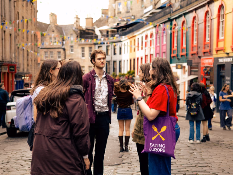Eating Edinburgh: Old Town Food Tour with Drinks