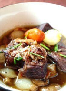 close_up_of_beef_bourguignon_Paris