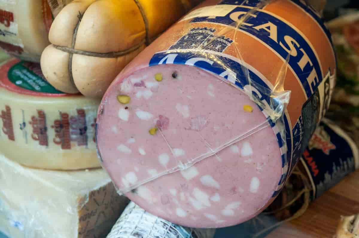 Mortadella_food_Bologna
