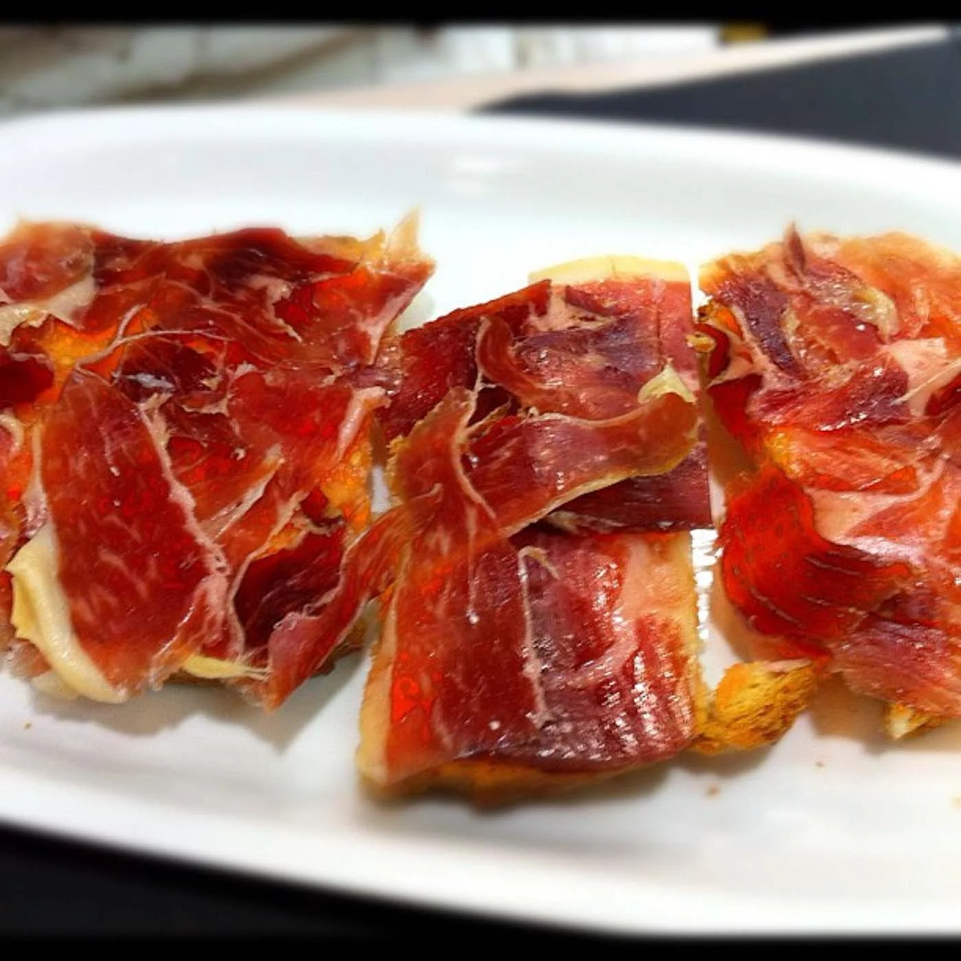 Tostada_con_jamón_Seville