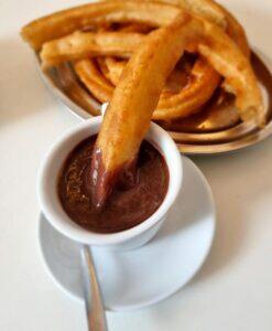 portion_of_churros_with_chocolate_Madrid