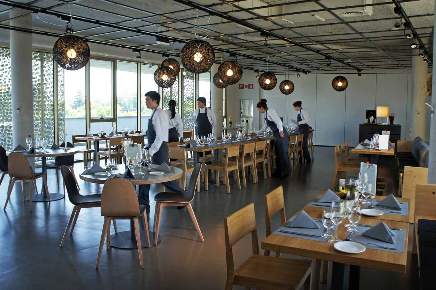 Basque_Dining-in_San_Sebastian