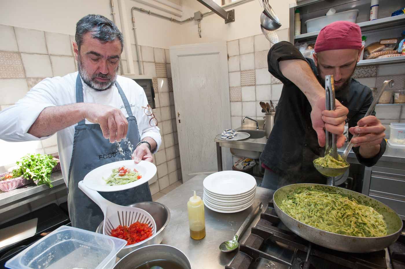 Chefs_cooking_at_Florence_Food_Studio