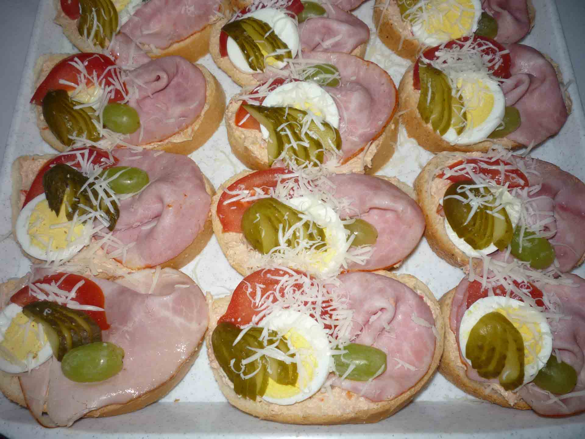 Chlebíčky_Czech_food